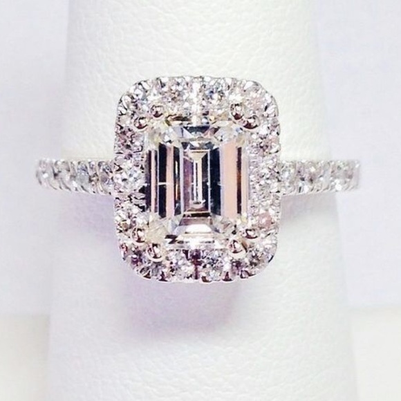 Jewelry - 🔴 5/$25 14k white gold plated halo ring diamond